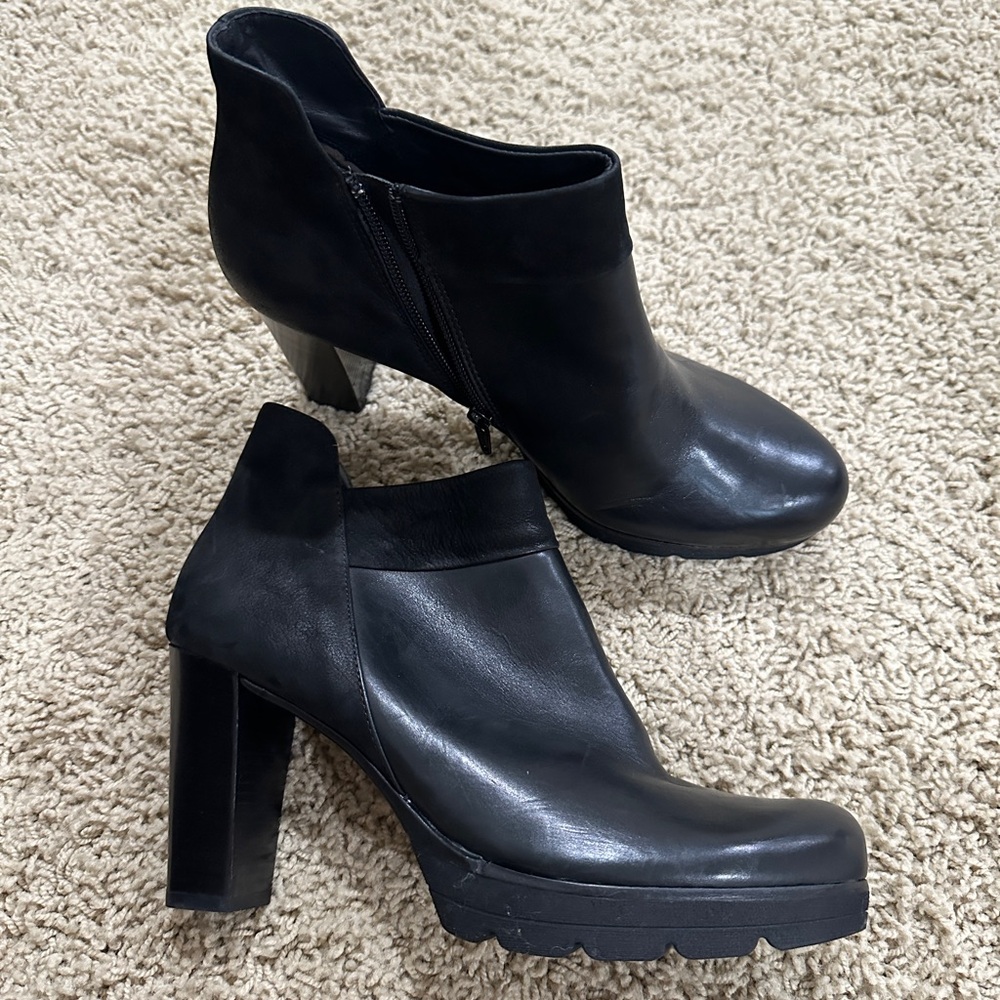 Paul Green Black Leather Platform Ankle Booties